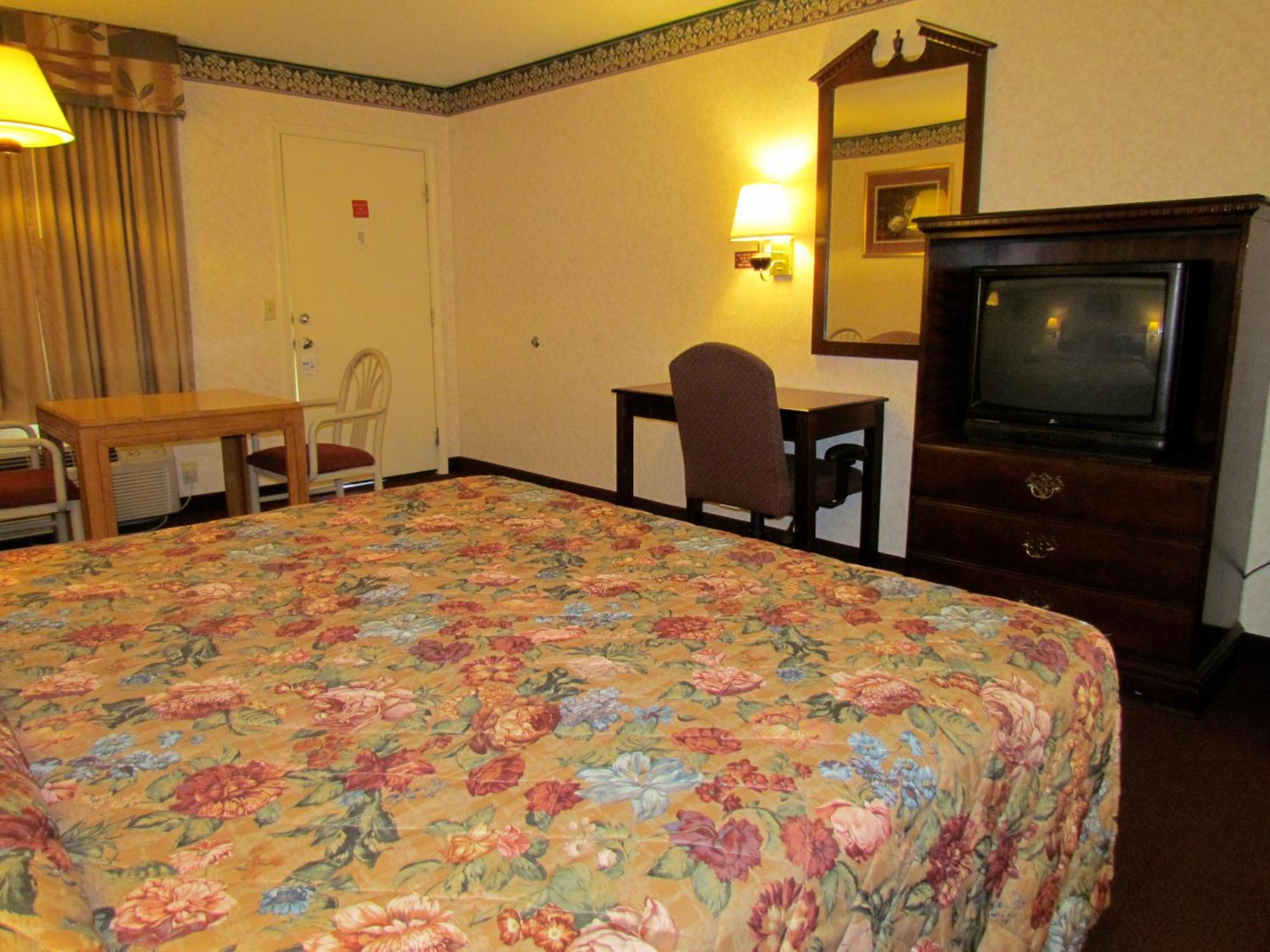 Eagle Inn Sumter Room photo