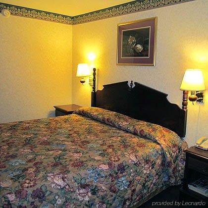 Eagle Inn Sumter Room photo