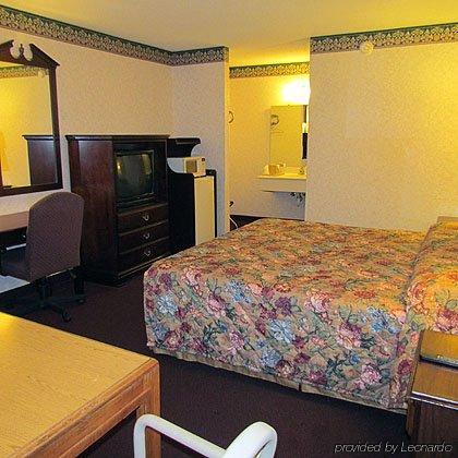 Eagle Inn Sumter Room photo